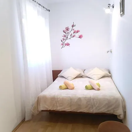 Apartment Erdgeschosswohnung Mit Parkplatz